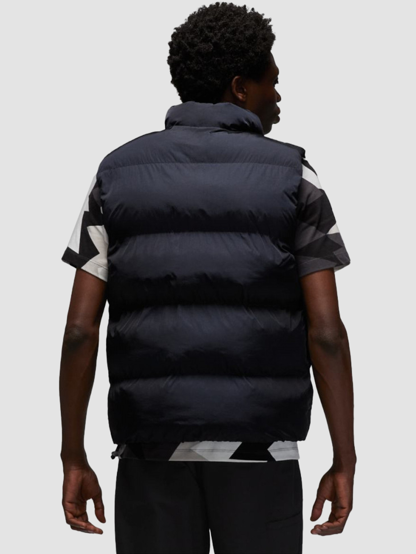 Утеплений жилет Jordan M J Ess Stmt Eco Vest модель FB7307-010 Фото