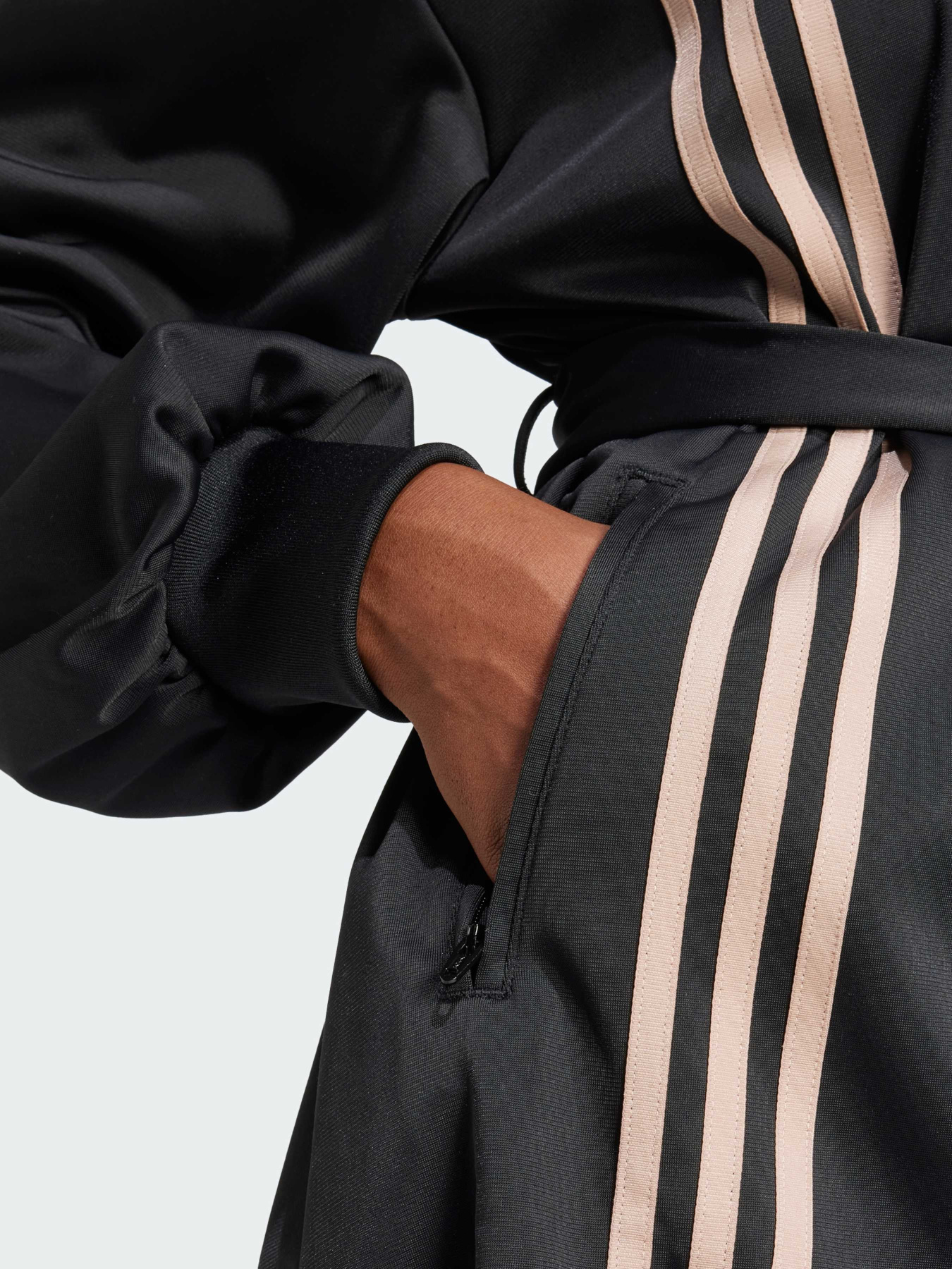 Платье миди Adidas 3 Stripes модель JJ0953 Платье миди Adidas 3 Stripes модель JJ0953 Фото