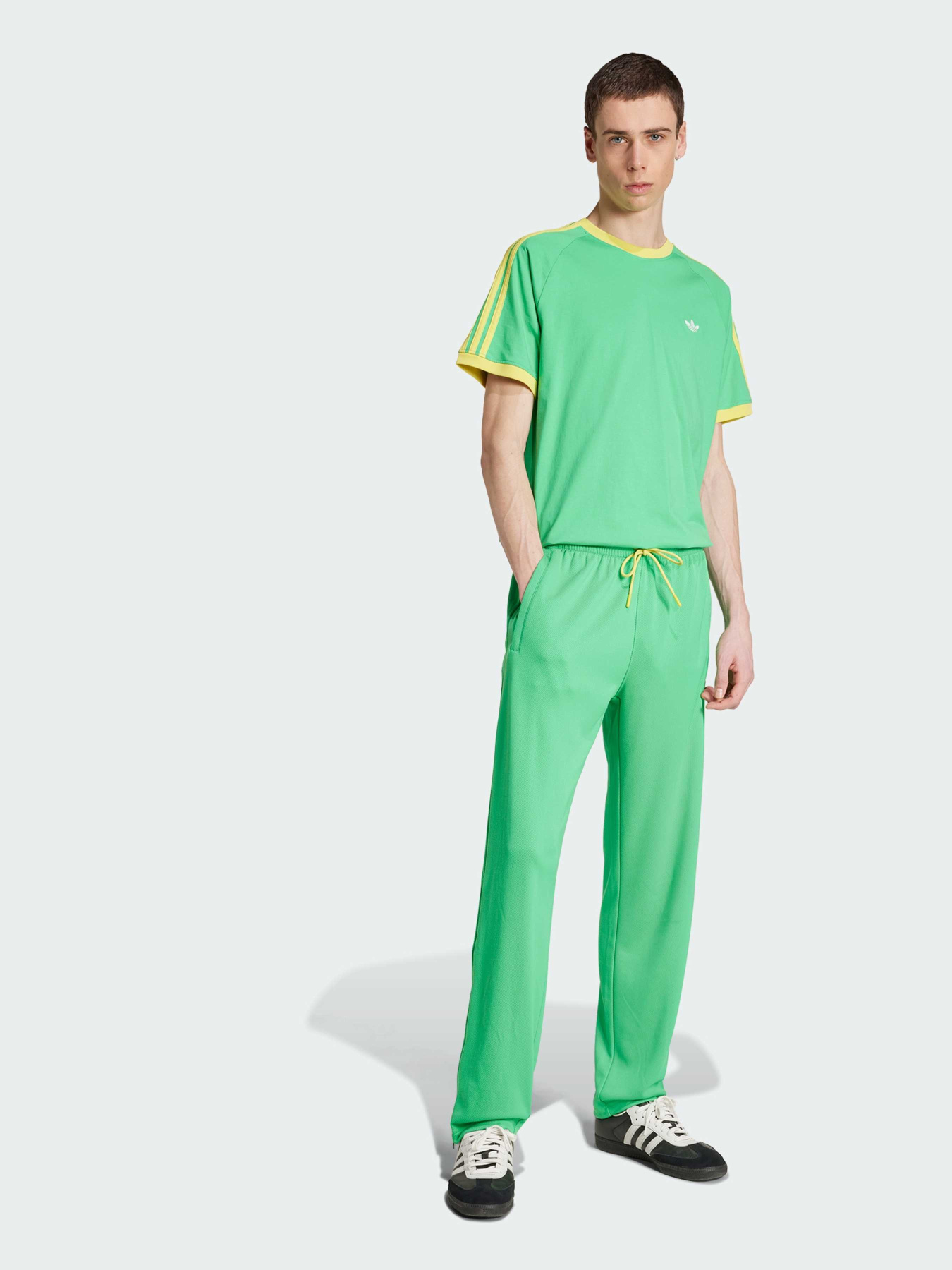 Футболка Adidas Graphics модель JP4432 Фото