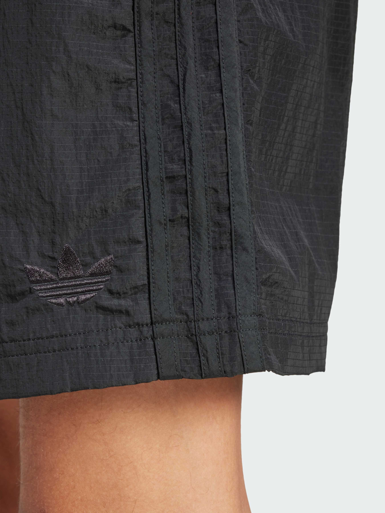 Повсякденні шорти Adidas Adicolor модель JC6222 Повсякденні шорти Adidas Adicolor модель JC6222 Фото