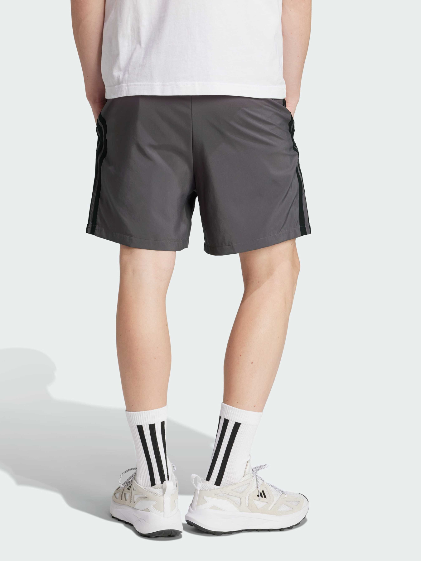 Повседневные шорты Adidas модель IM7842 Фото