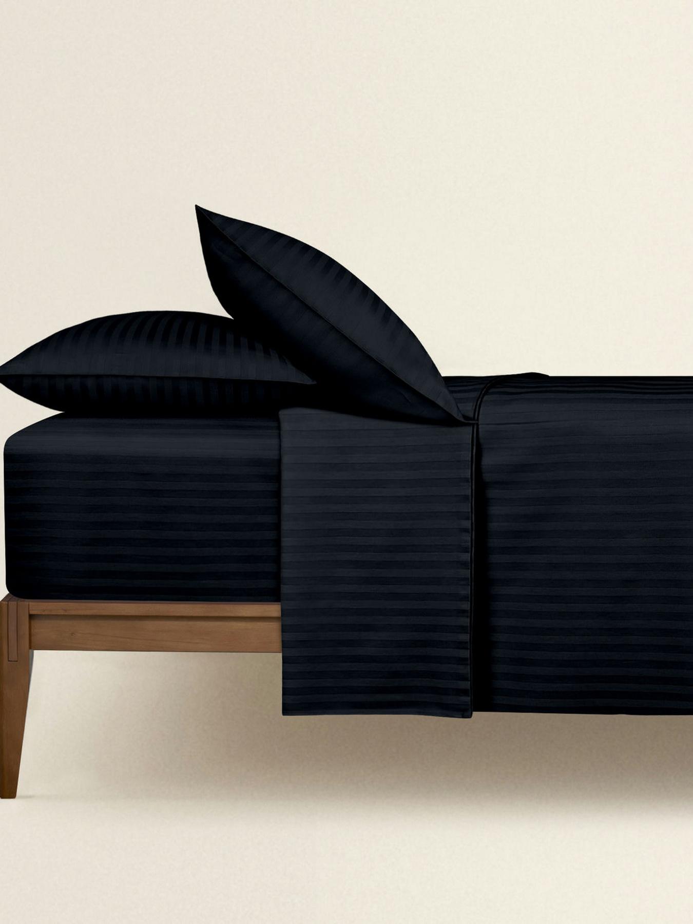 Набор наволочек сатин на подушку ONYX Cosas модель SetPillow_StrSatin_00Onyx_40x60 Фото