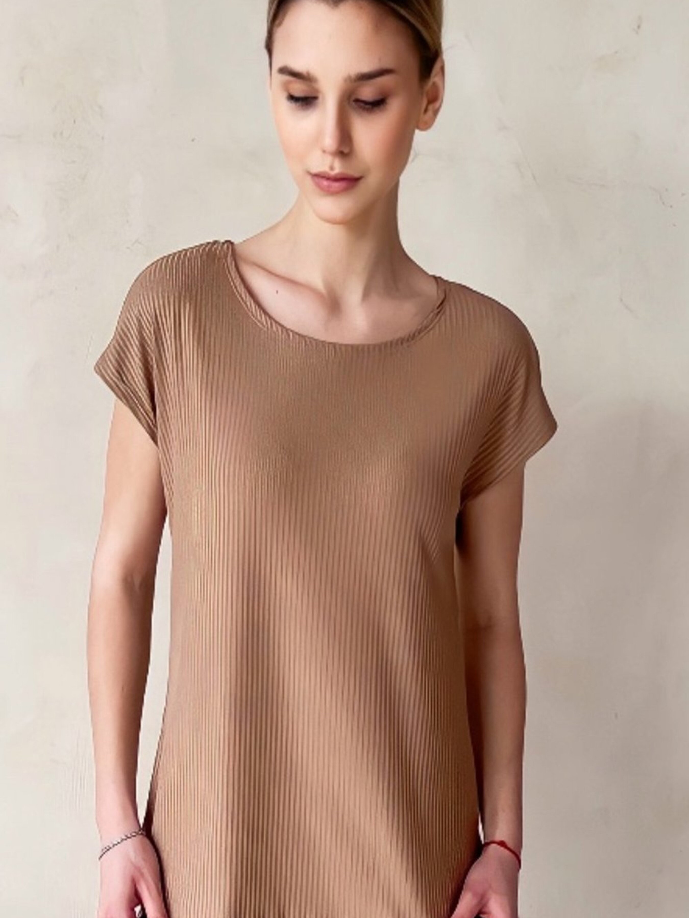 Футболка LadyLike модель ll142870084-bezhevij Футболка LadyLike модель ll142870084-bezhevij Фото