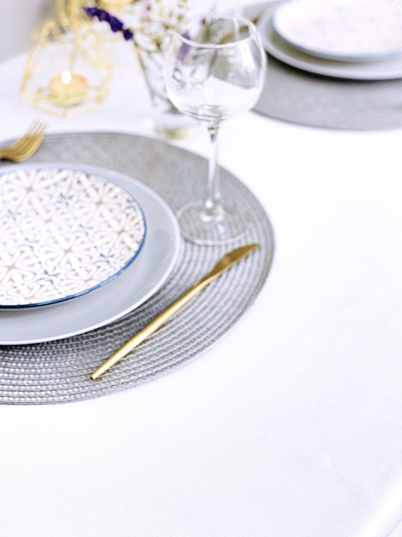 Скатертина столова із брудо- та водовідштовхувальною дією білого кольору однотонна Ecotton модель 23126 Фото