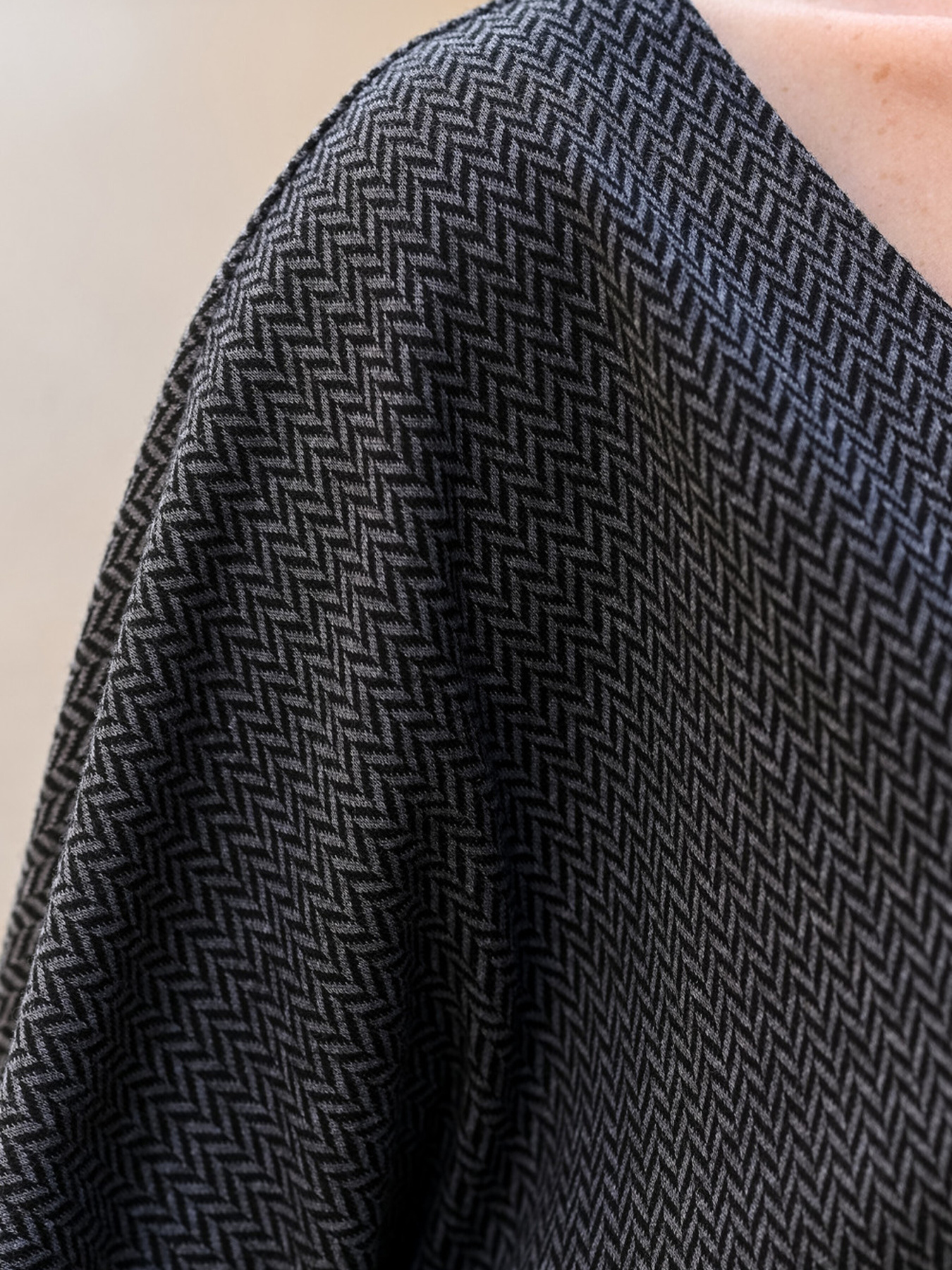 Сукня міні LadyLike модель ll170173691-chornij Фото