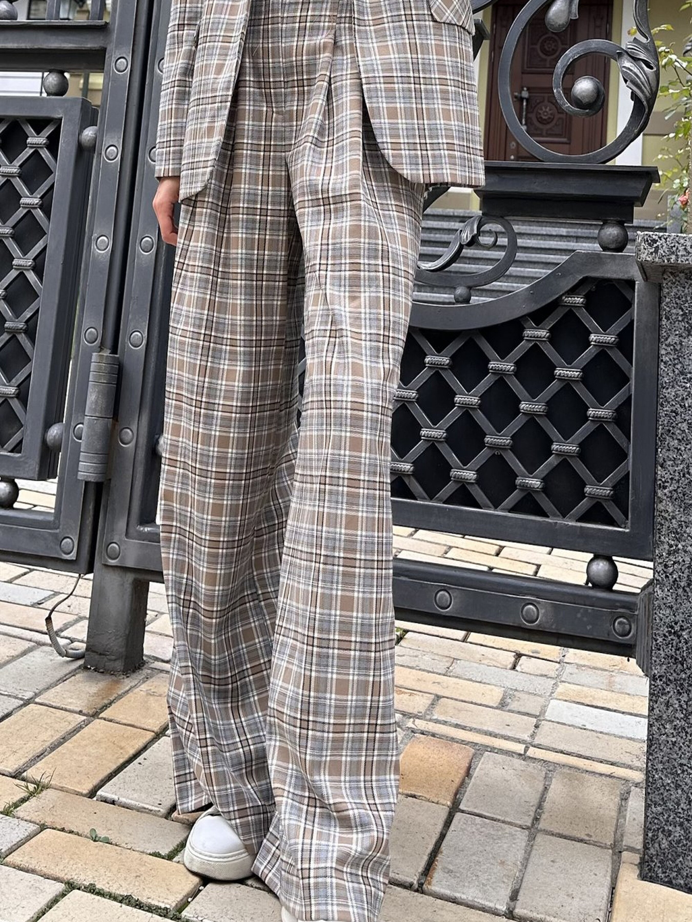 Повседневные штаны LadyLike модель ll193625588-bezhevij Фото