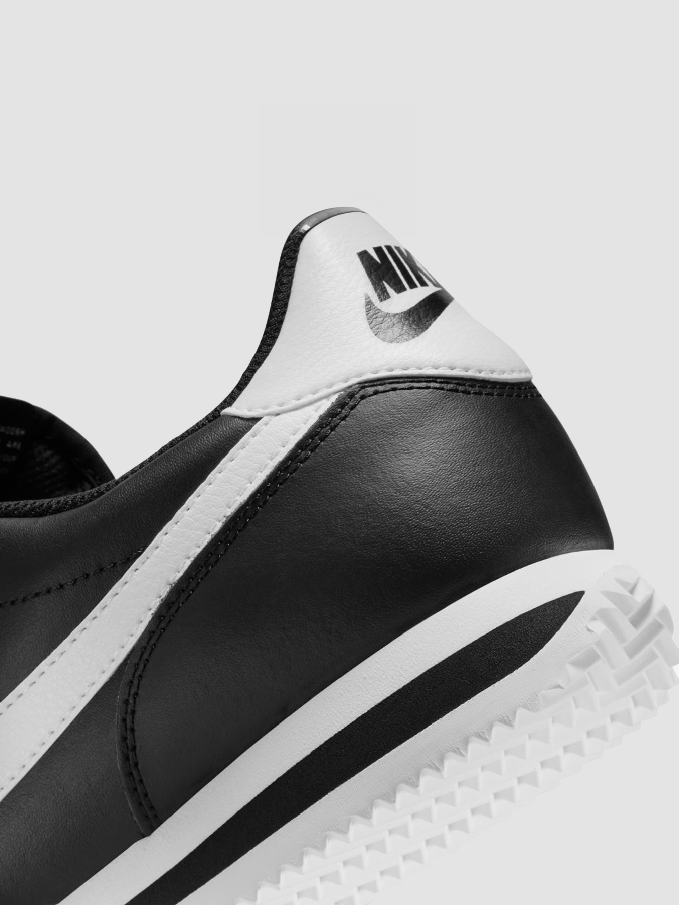 Кроссовки повседневные NIKE Cortez модель DM4044-001 Фото