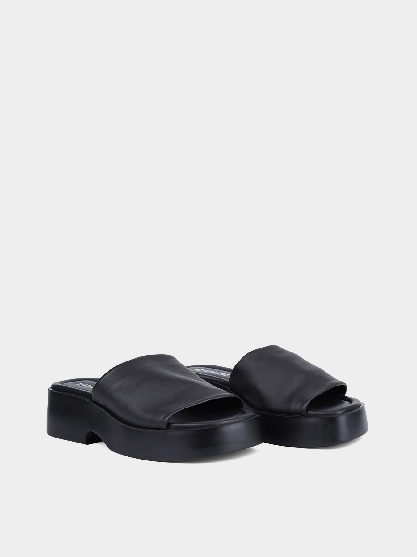 Шлепанцы Attizzare модель 183,900 Фото