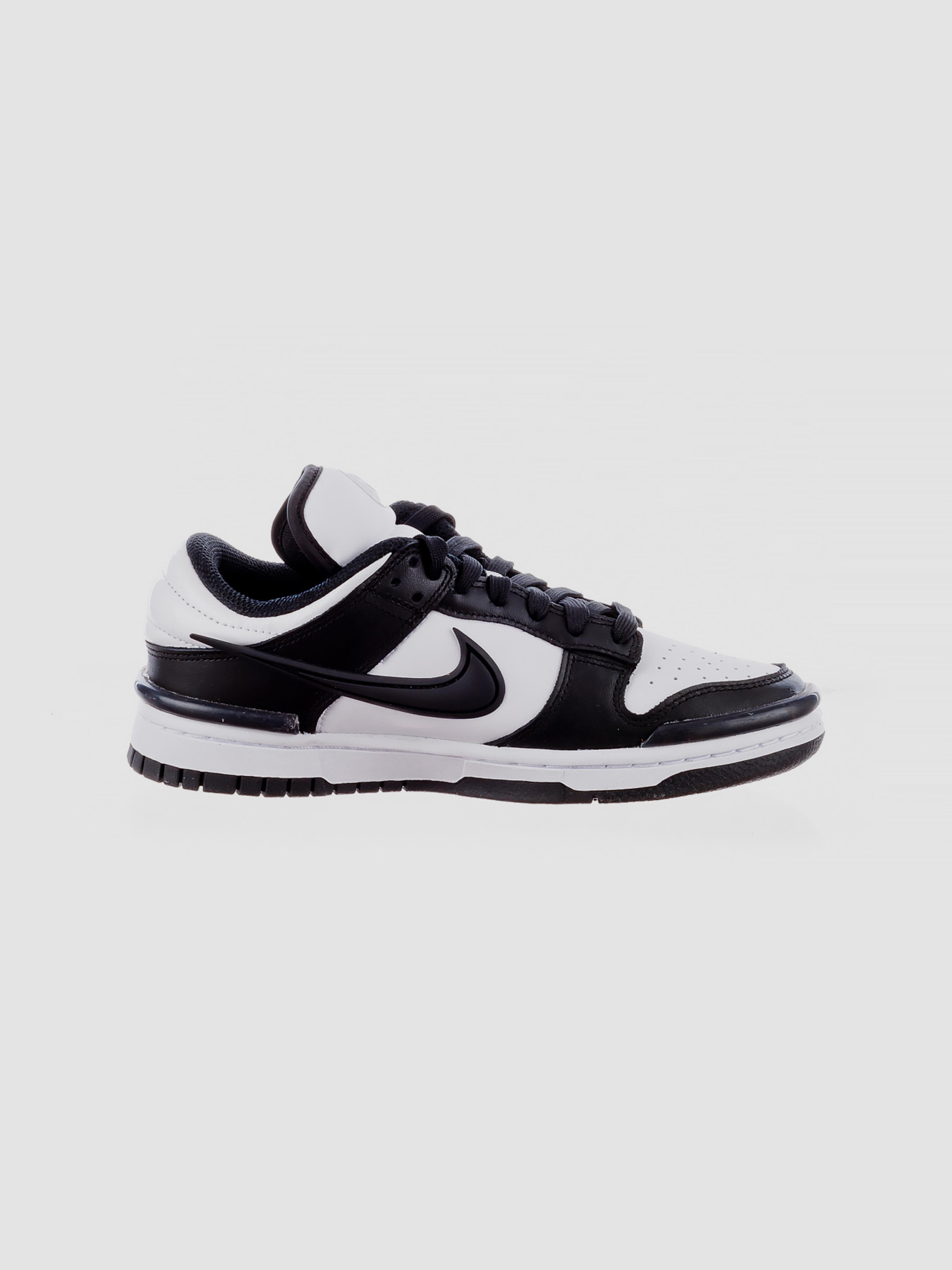 Кросівки NIKE W Dunk Low Twist Panda модель DZ2794-001 Фото