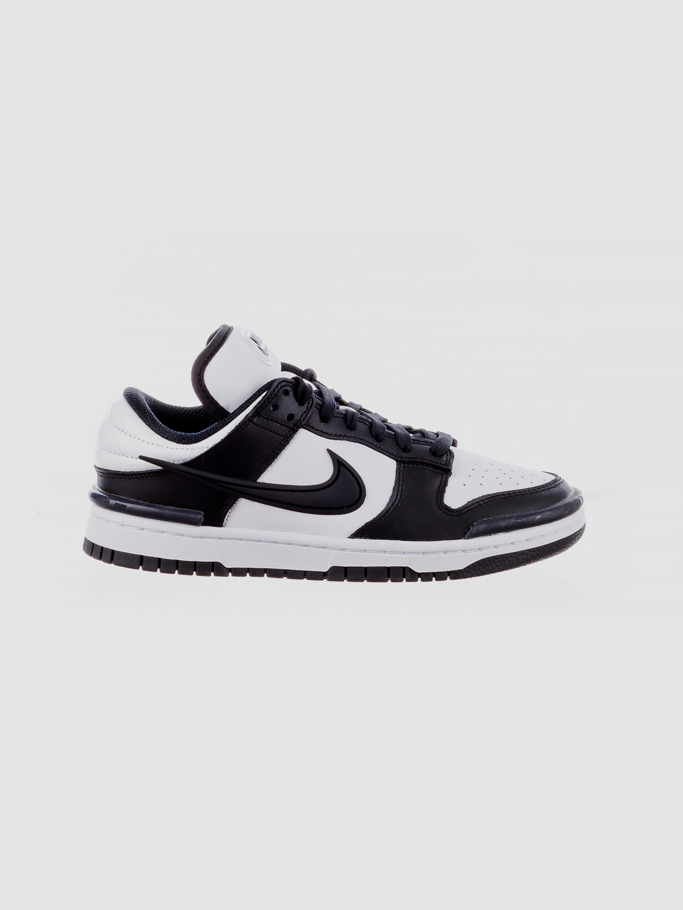 Кросівки повсякденні NIKE W Dunk Low Twist Panda модель DZ2794-001 Фото