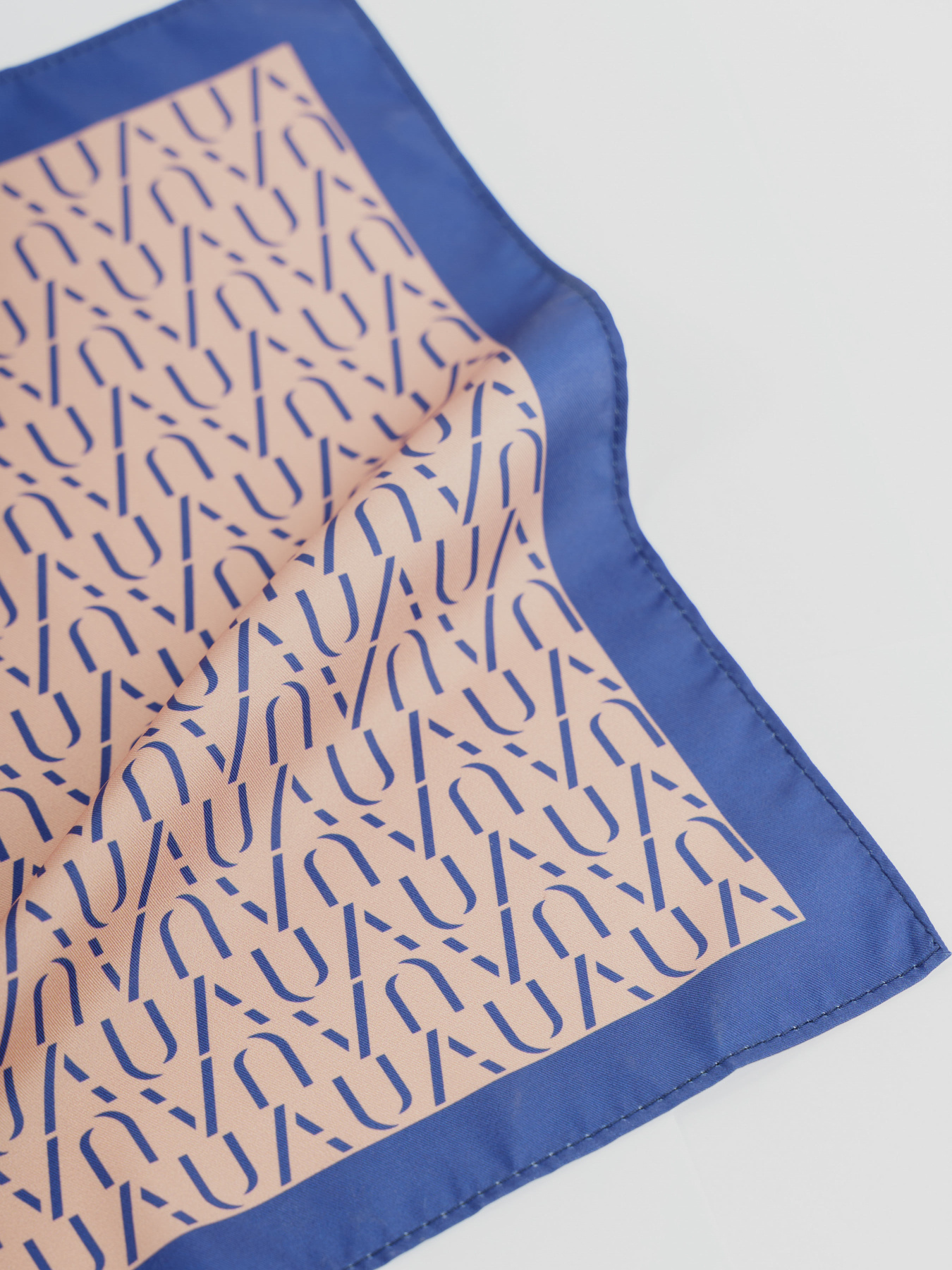 Хустка Arber модель M45.34.16.321 Фото