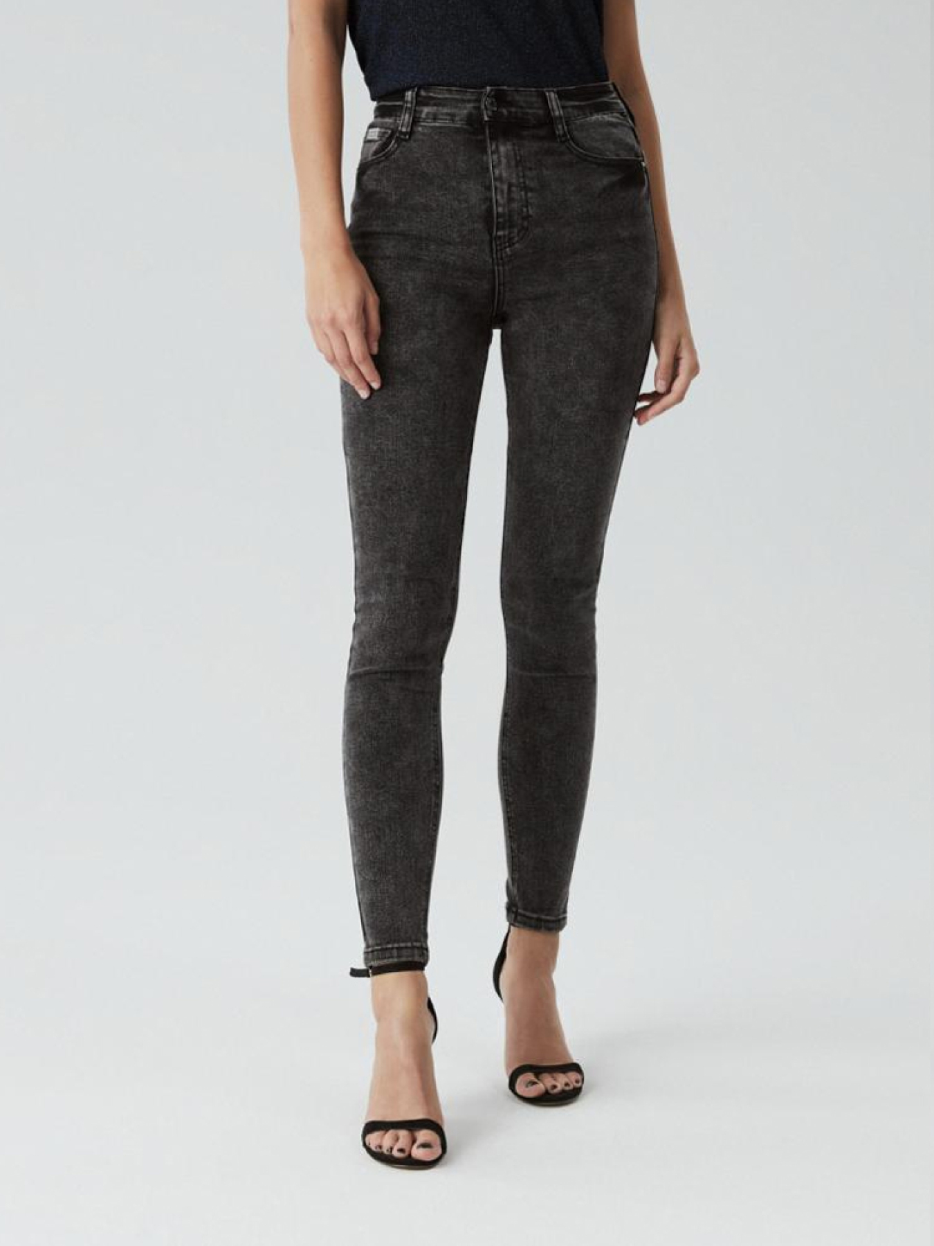 Зауженные джинсы DIVERSE Baldeni модель 10040766 Фото