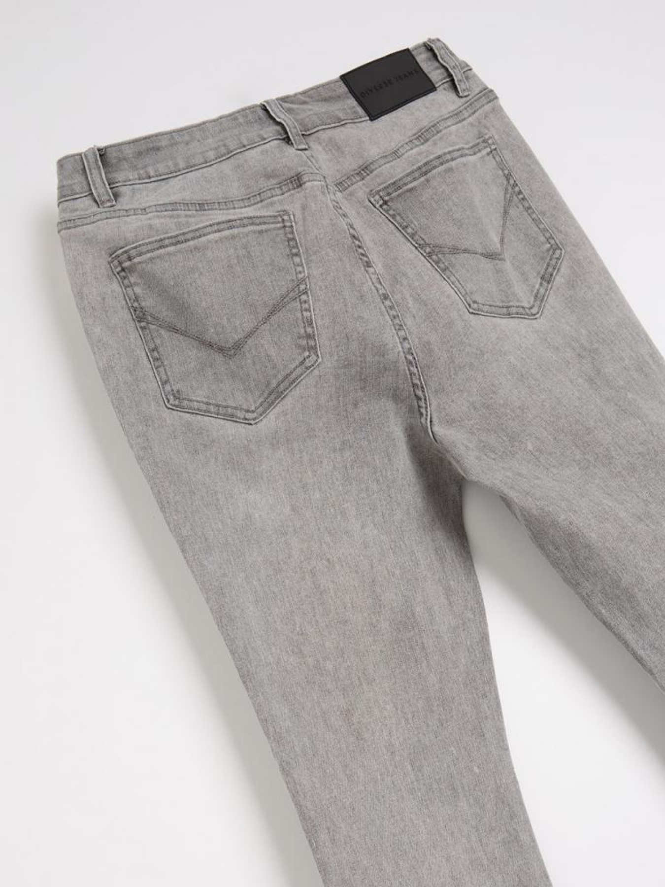 Завужені джинси DIVERSE Garino модель 10046092 Фото