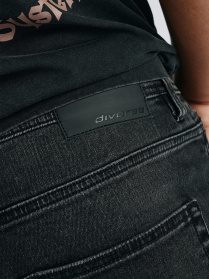 Завужені джинси DIVERSE Sheldon 251 модель 10046148 Фото