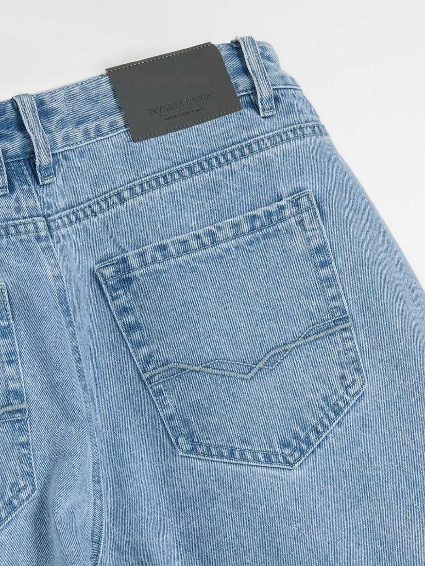 Джинси DIVERSE Dennys 252 модель 10046391 Фото