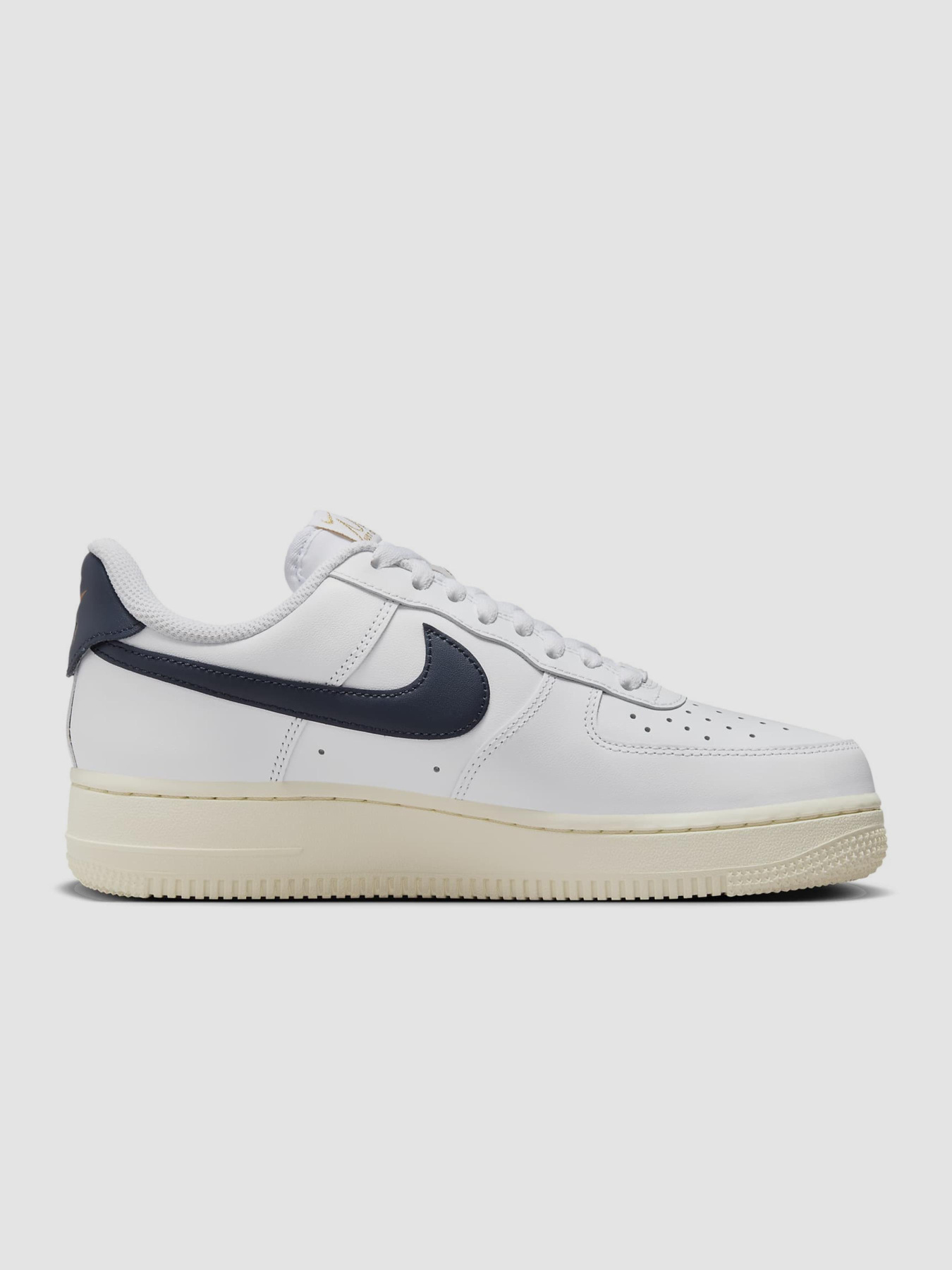 Кросівки повсякденні NIKE Air Force 1 '07 Flyease модель HJ9122-100 Фото