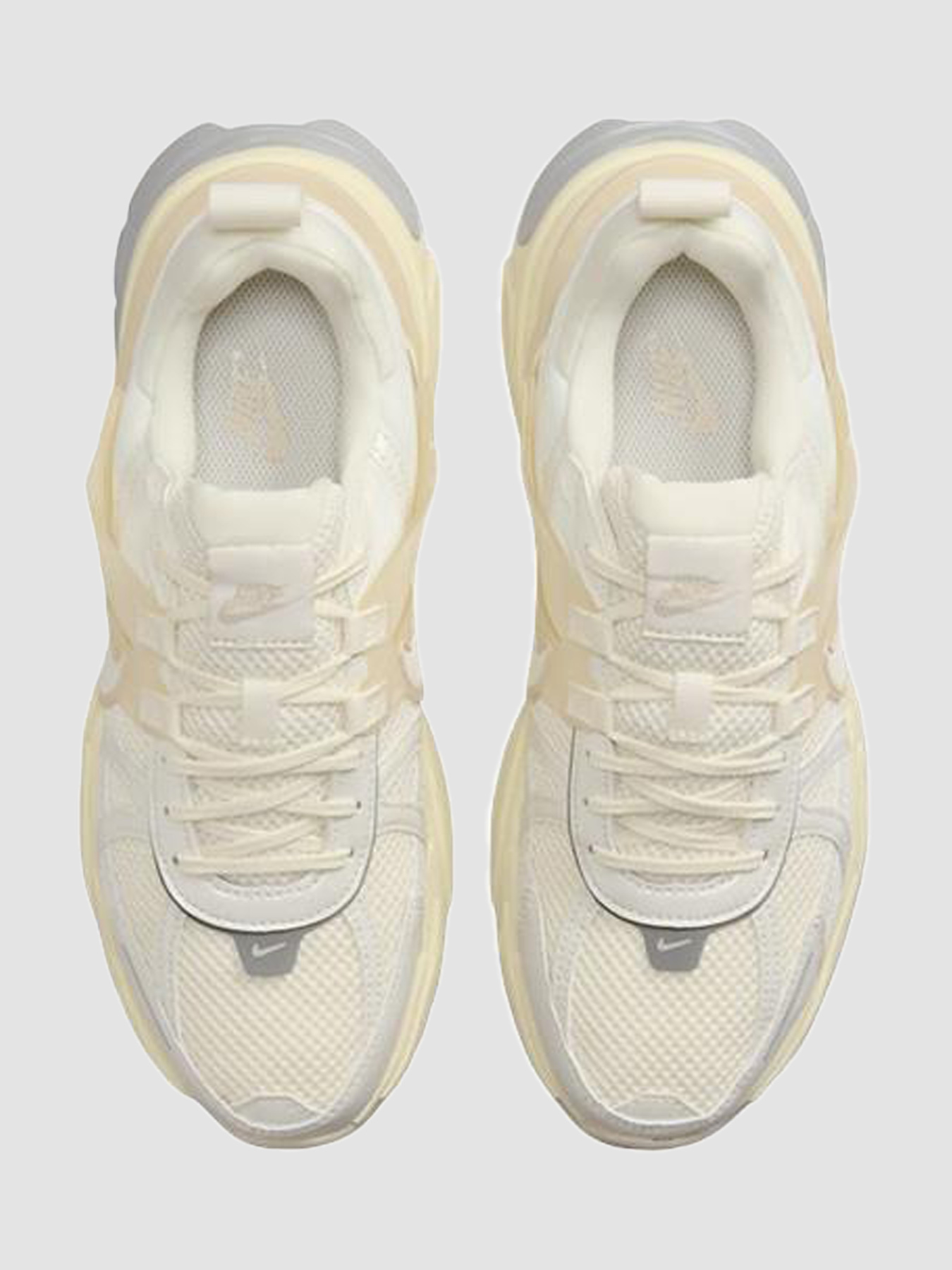 Кросівки NIKE V2k Run модель HQ1512-110 Фото