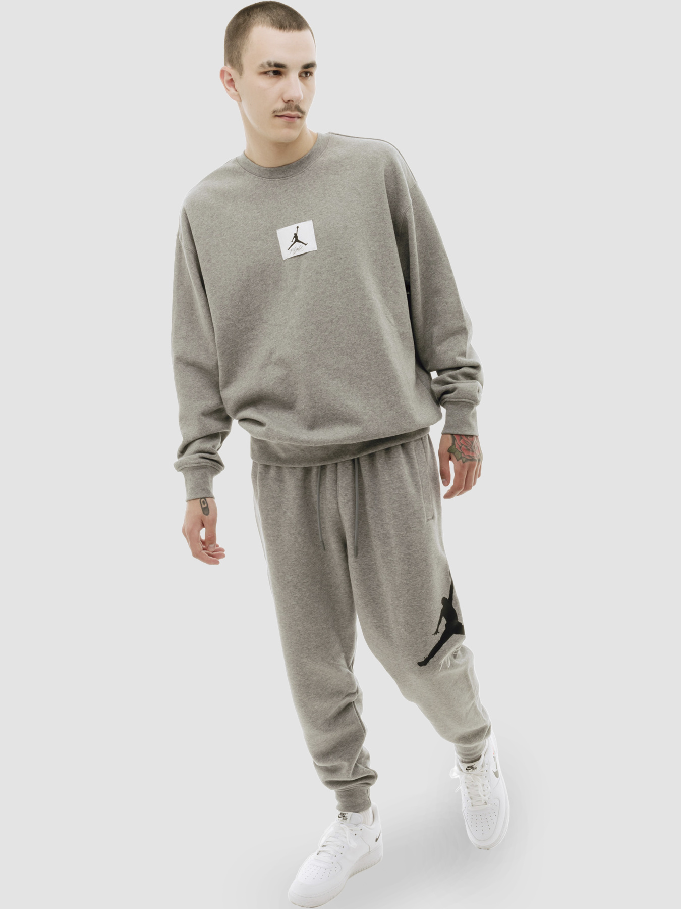 Джогери Jordan Б M J Ess Flc Baseline модель FD7345-091 Фото