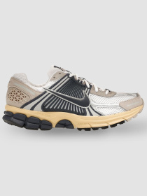 Кроссовки NIKE Zoom Vomero 5 *Since 1972* модель HF4259-100 Фото