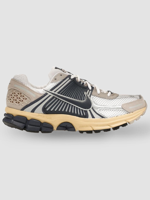 Кроссовки NIKE Zoom Vomero 5 *Since 1972* модель HF4259-100 Фото