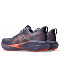 Кроссовки для бега Asics Novablast модель 1012B765-500 Фото