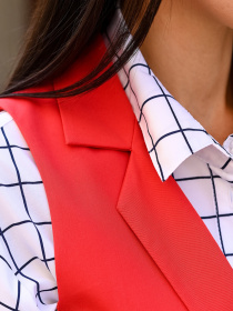 Классический жилет LadyLike модель ll184120010-chervonij Фото