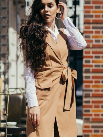 Классический жилет LadyLike модель ll192820089-bezhevij Фото