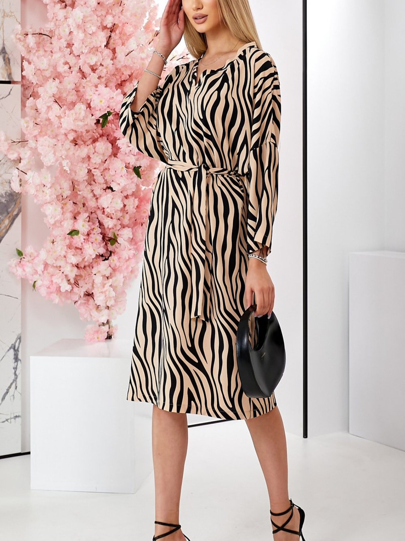 Сукня міді LadyLike модель ll226616590-chornij Фото