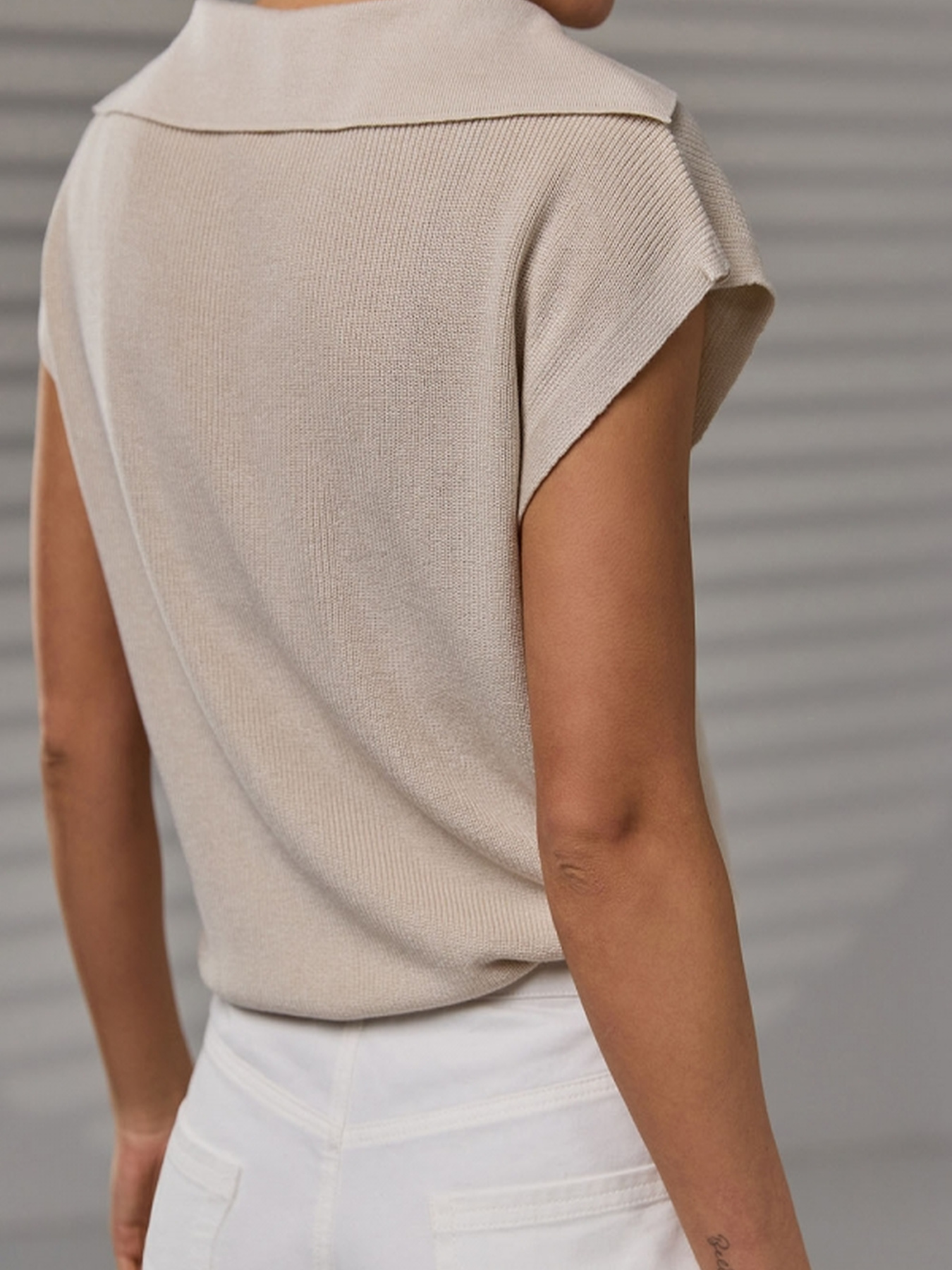 Жилет TrikoBakh модель 2746-perlamutr Фото