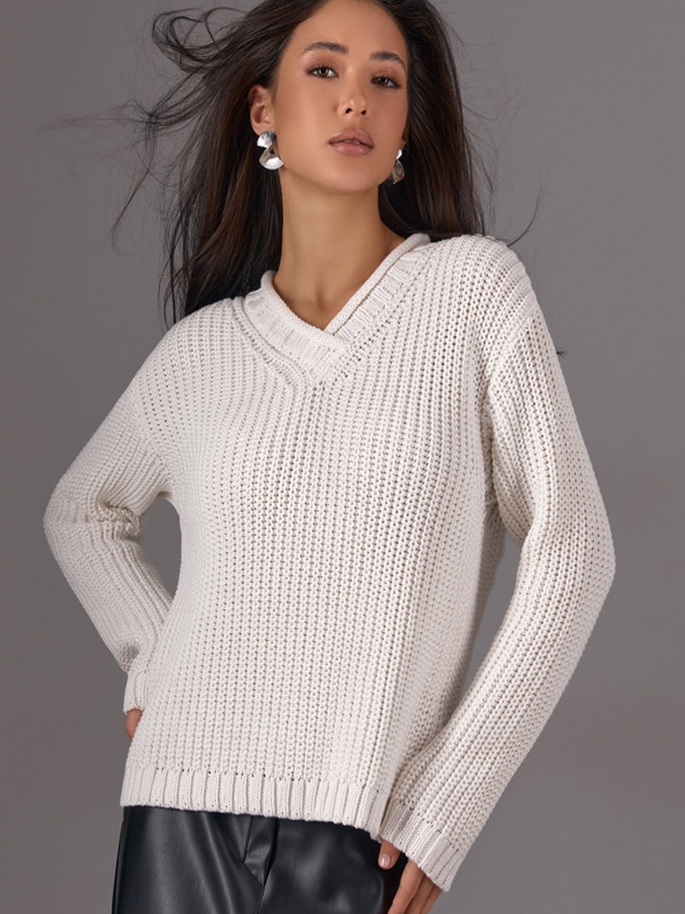 Джемпер TrikoBakh модель 2805-molochnij Фото