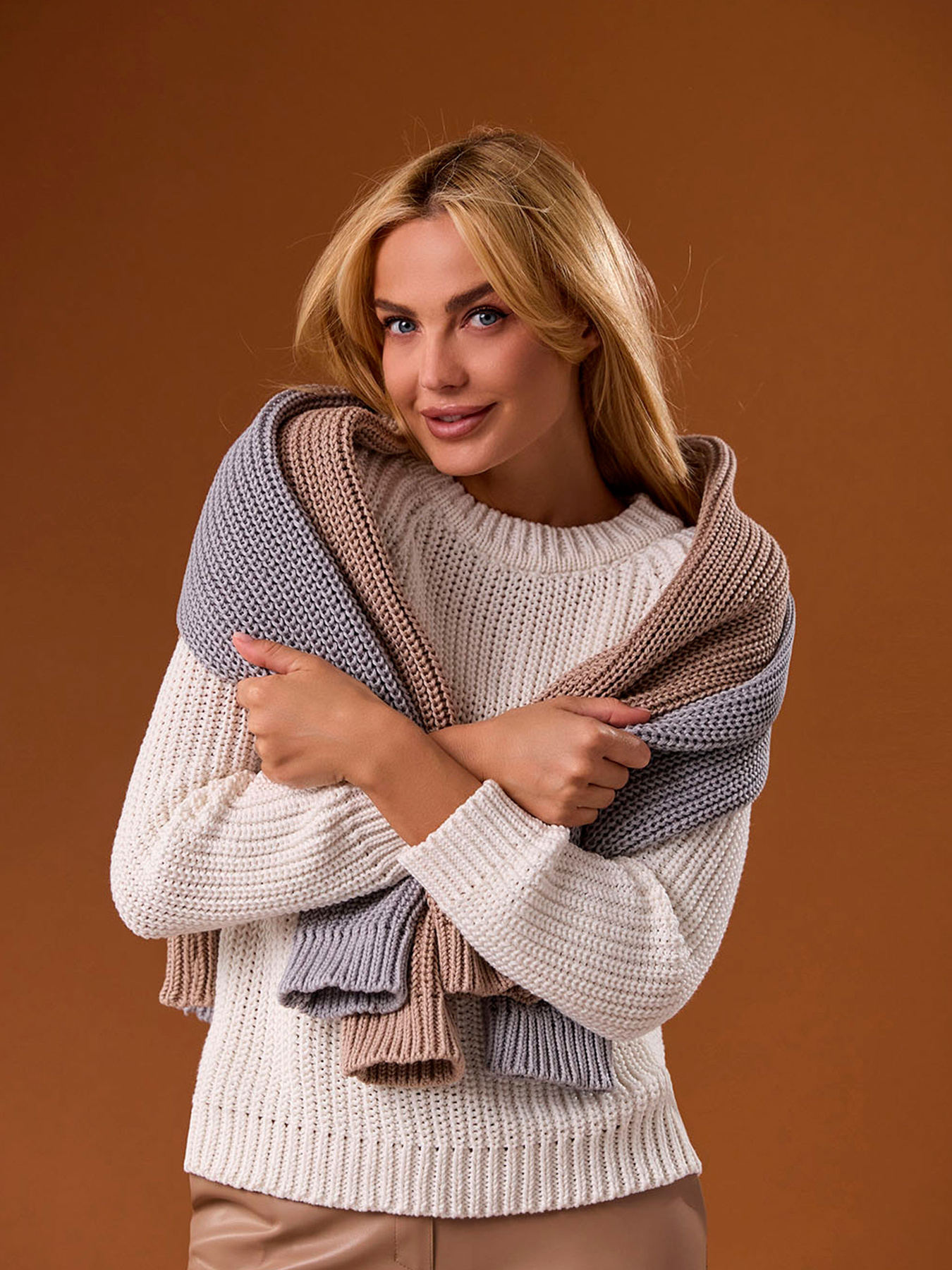 Джемпер TrikoBakh модель 2765-molochnij Фото