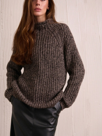 Свитер TrikoBakh модель 2807-chorno-rozhevij-melanzh Фото