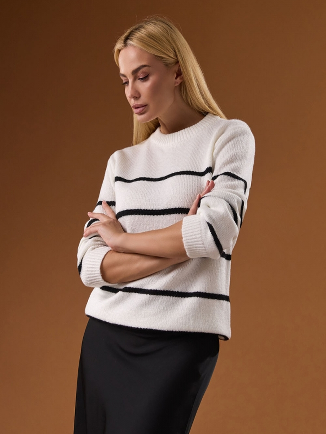 Джемпер TrikoBakh модель 2786-blij-z-chornim Фото