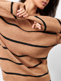 Джемпер TrikoBakh модель 2786-kemel-z-chornim Фото