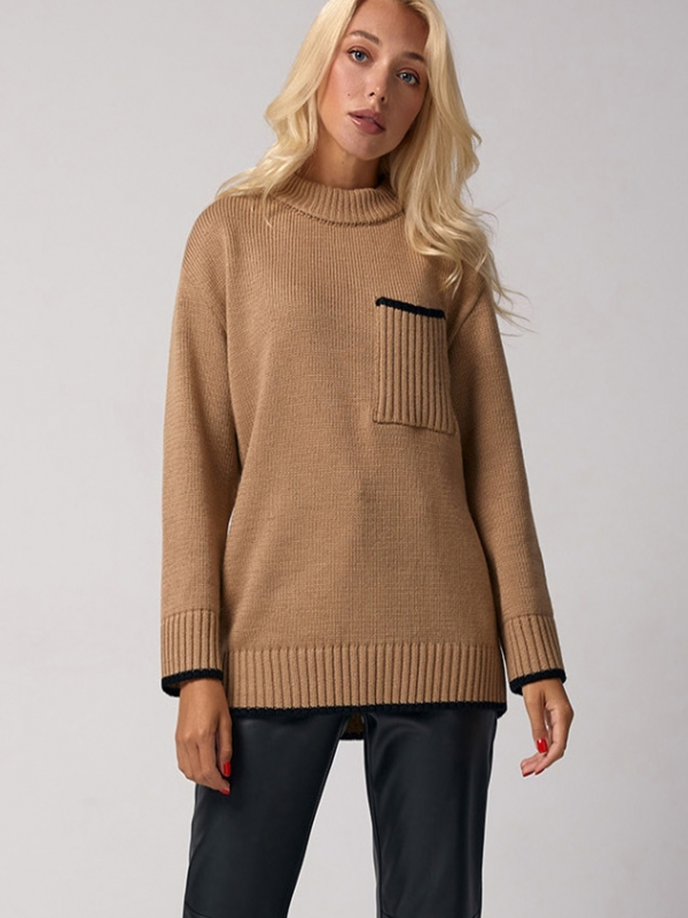 Свитер TrikoBakh модель 2795-psochnij-z-chornim Фото