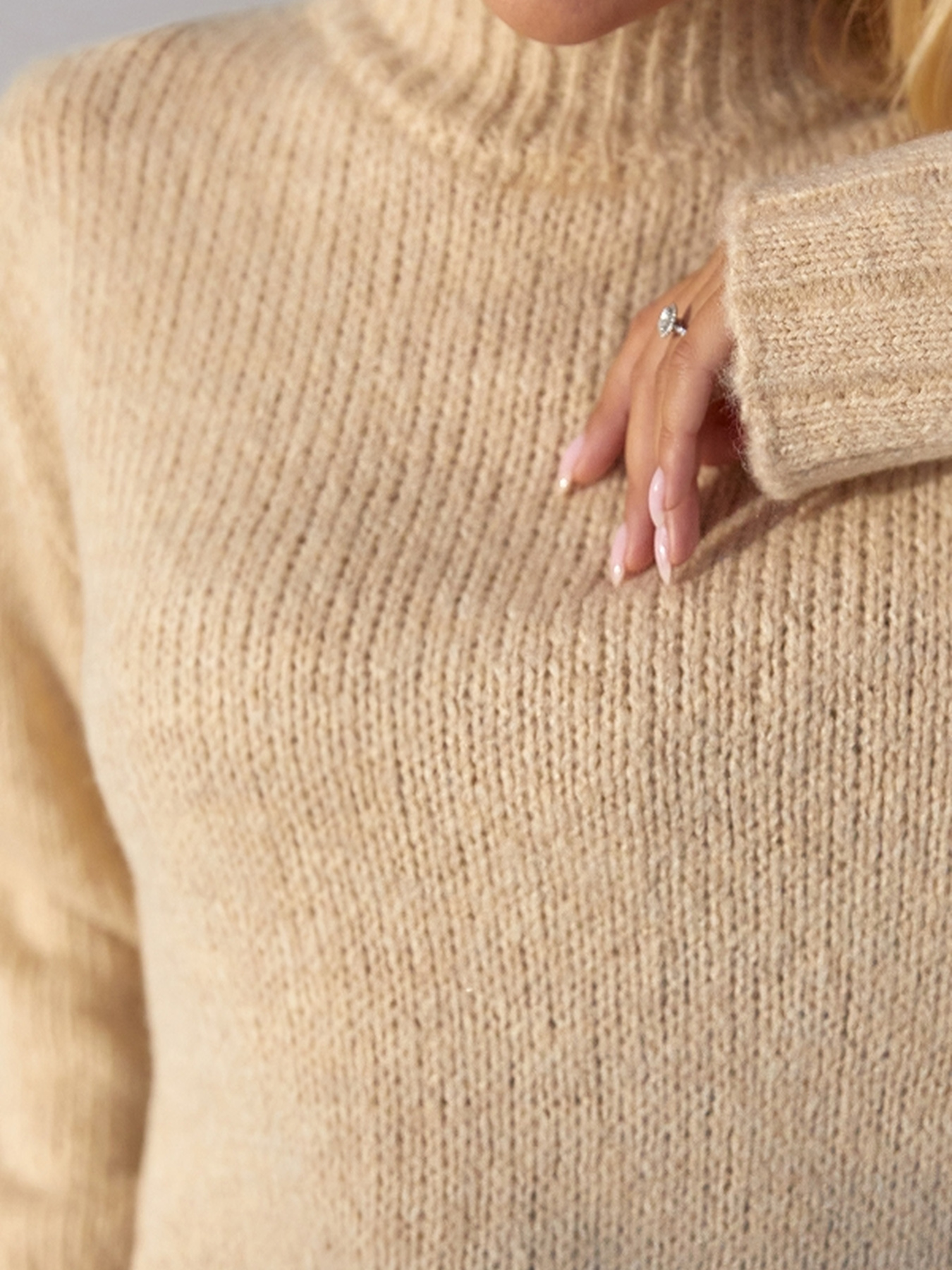 Свитер TrikoBakh модель 2784-shampanx Фото