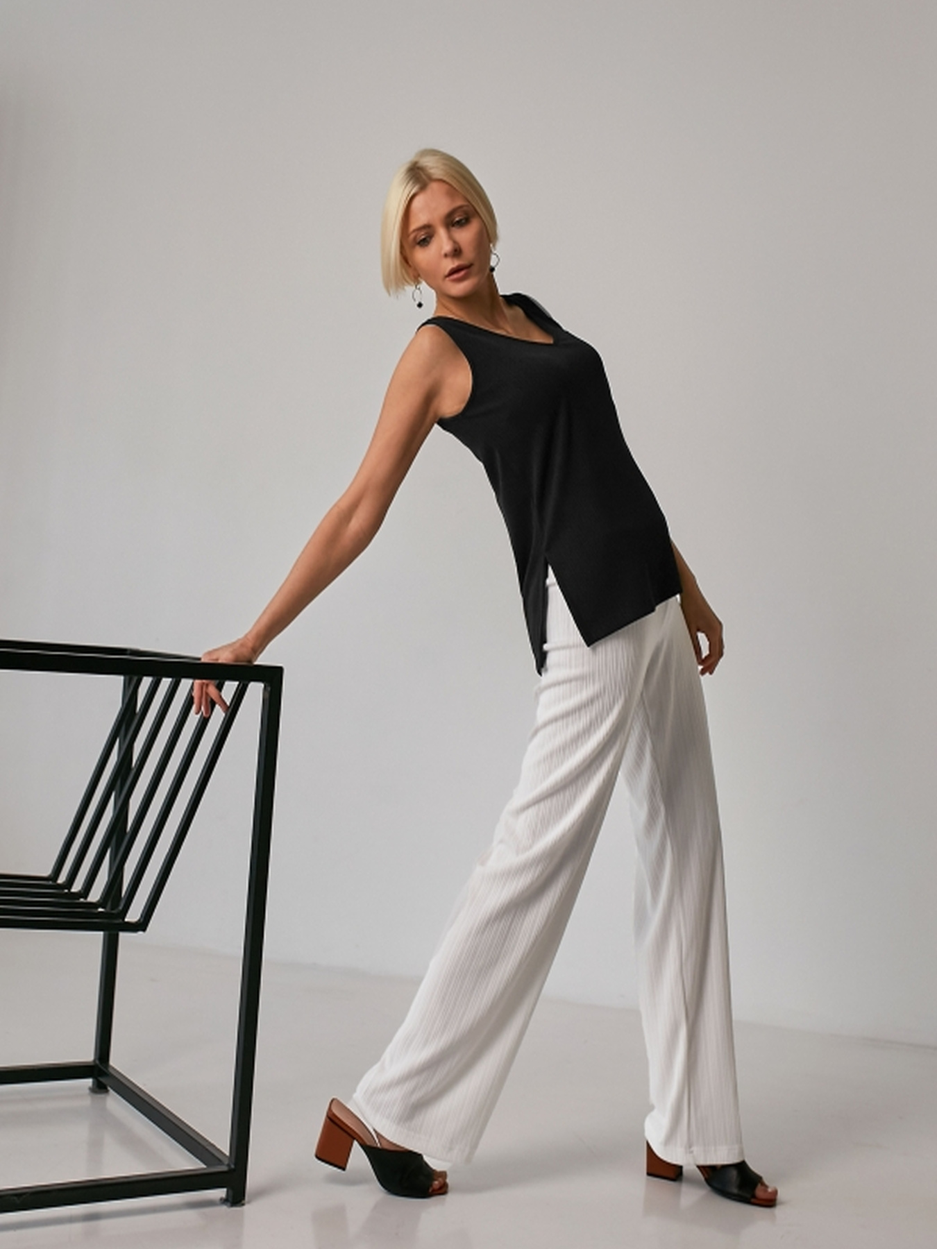 Майка TrikoBakh Модель 1785-chornij Фото