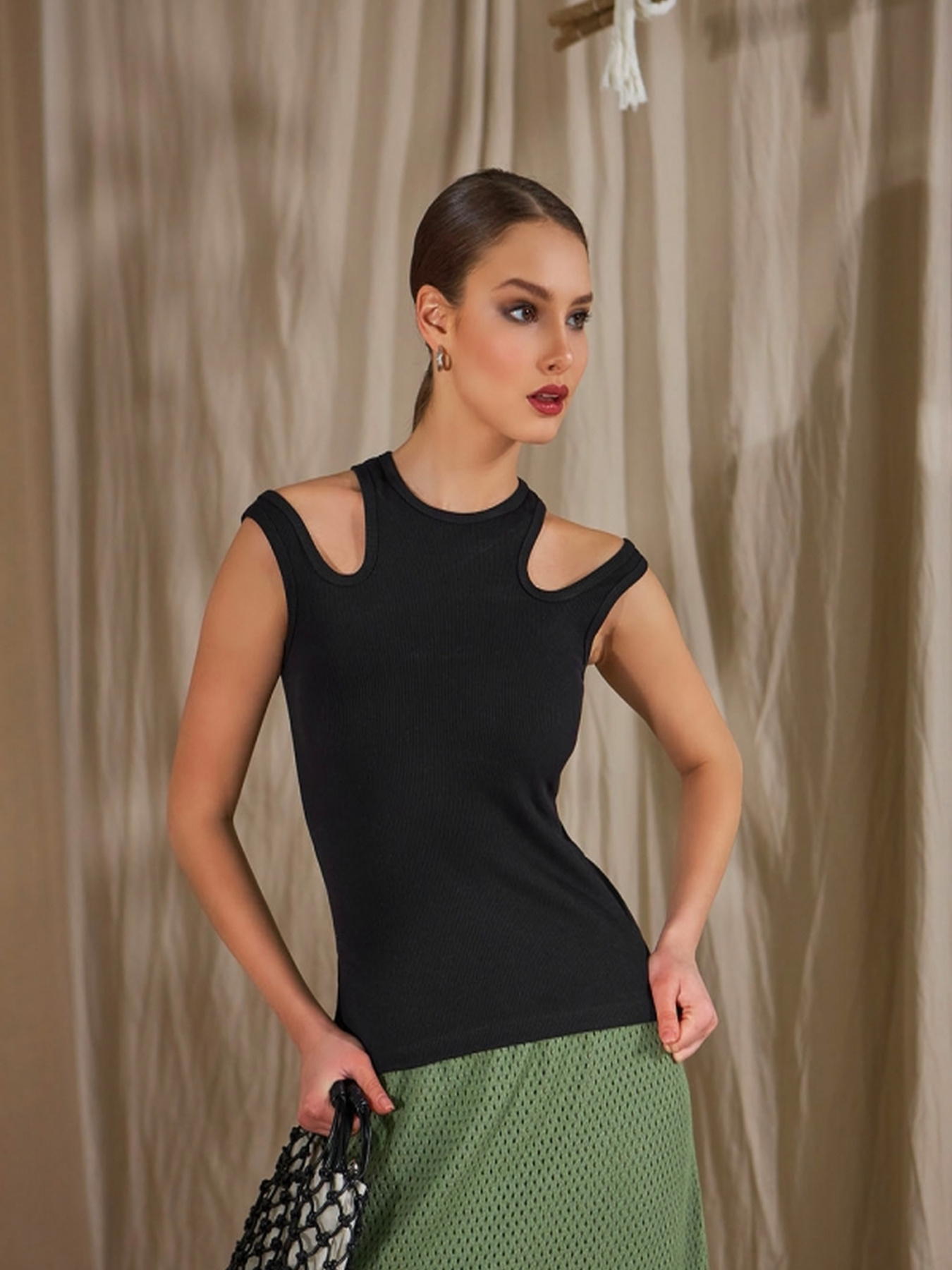 Майка TrikoBakh Модель 1783-chornij Фото