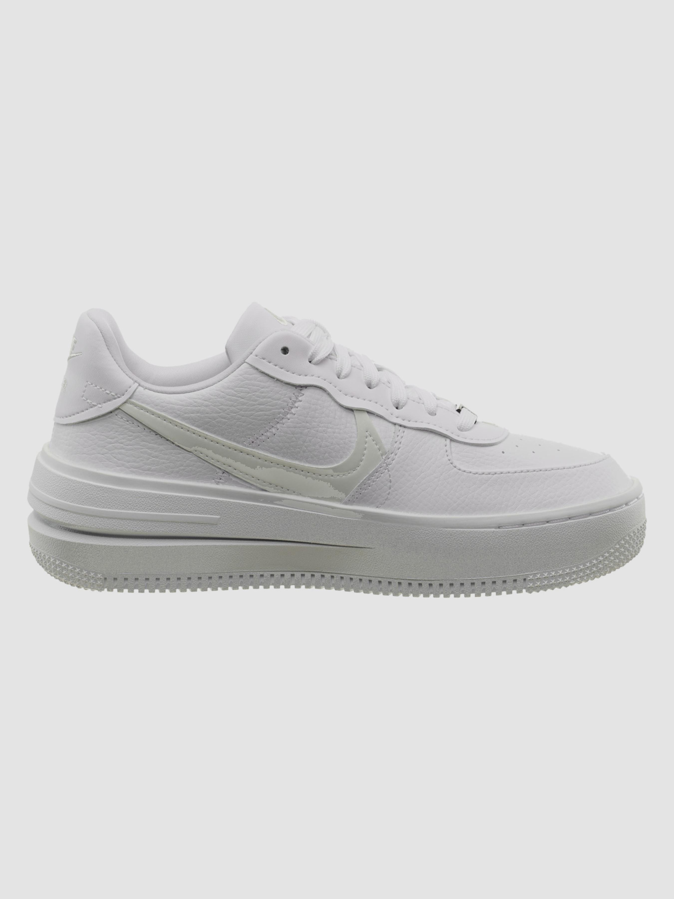 Кроссовки повседневные NIKE Air Force 1 Plt.Af.Orm Triple White W модель DJ9946-100 Кроссовки повседневные NIKE Air Force 1 Plt.Af.Orm Triple White W модель DJ9946-100 Фото