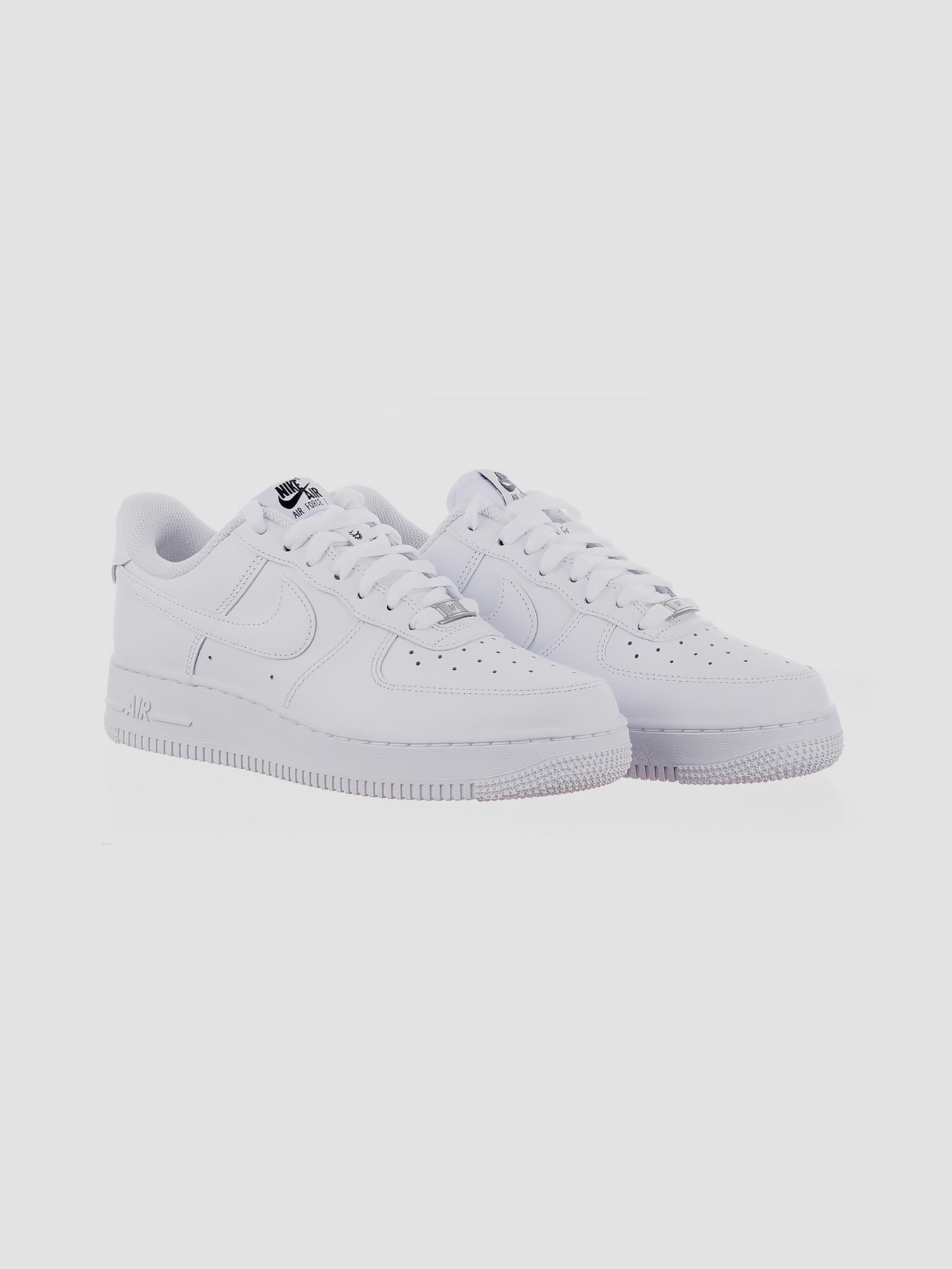 Кроссовки NIKE Air Force 1 07 Flyease модель DX5883-100 Фото