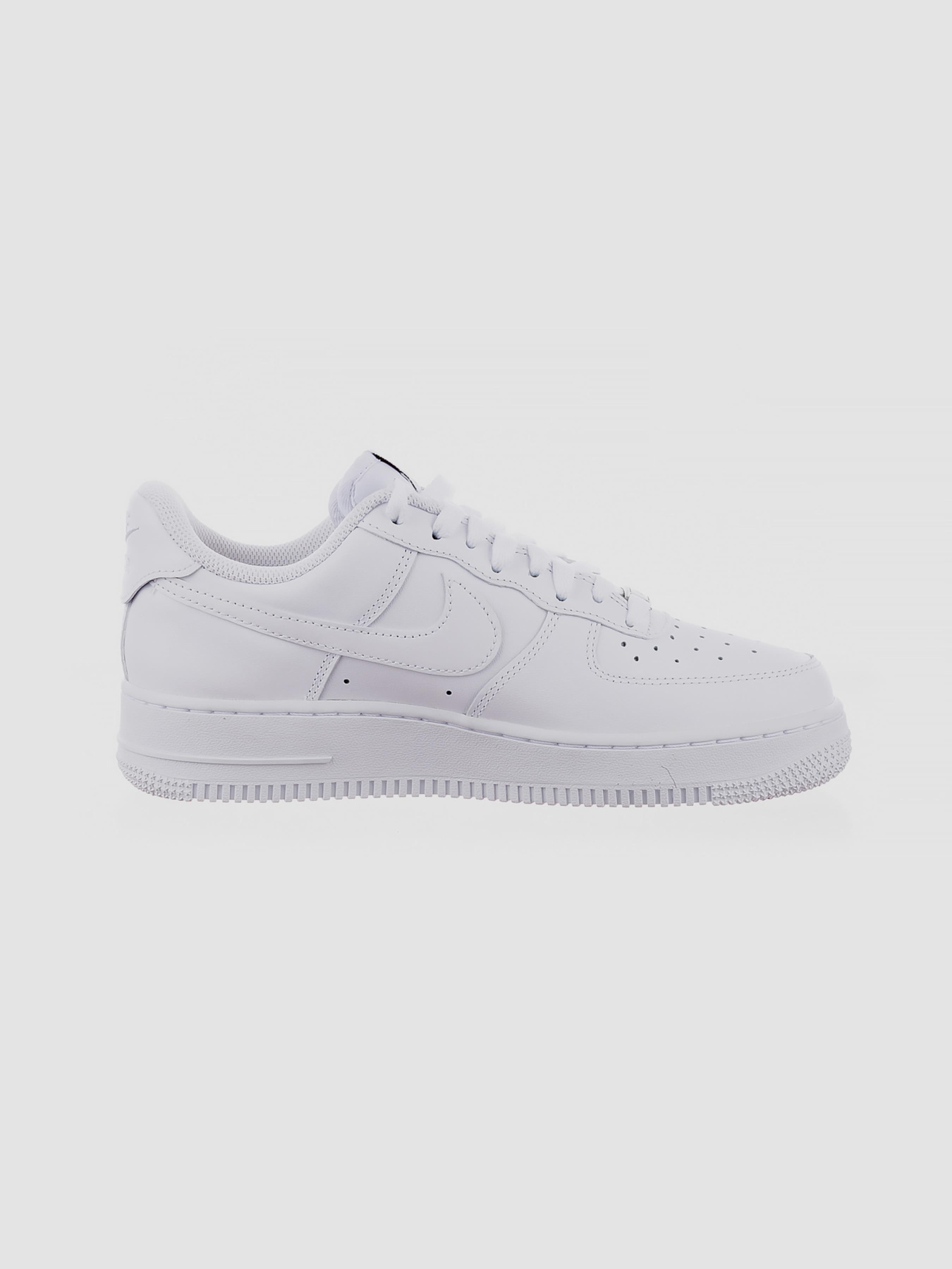 Кроссовки NIKE Air Force 1 07 Flyease модель DX5883-100 Фото