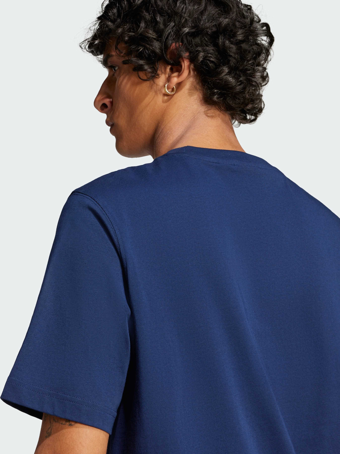 Футболка Adidas Adicolor модель JP2549 Футболка Adidas Adicolor модель JP2549 Фото