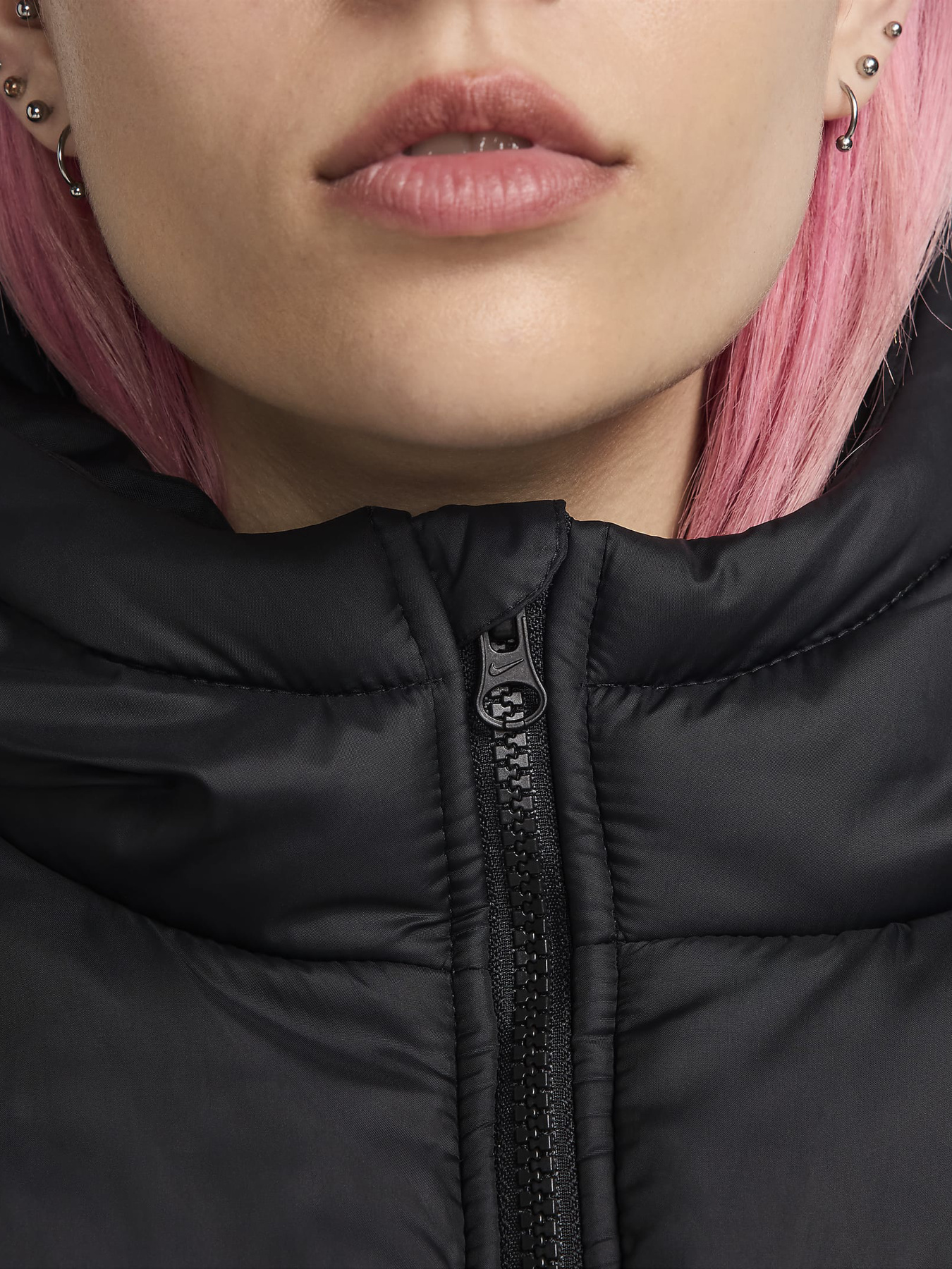 Зимова куртка NIKE Sportswear Classic Puffer модель FZ5899-010 Фото