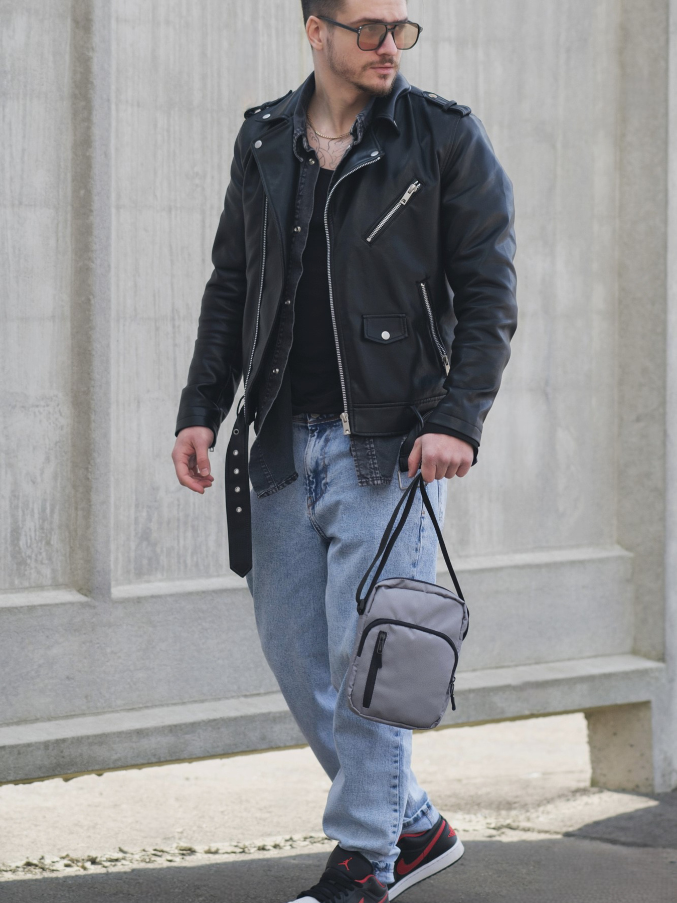 Мессенджер Without модель 8049538 Фото