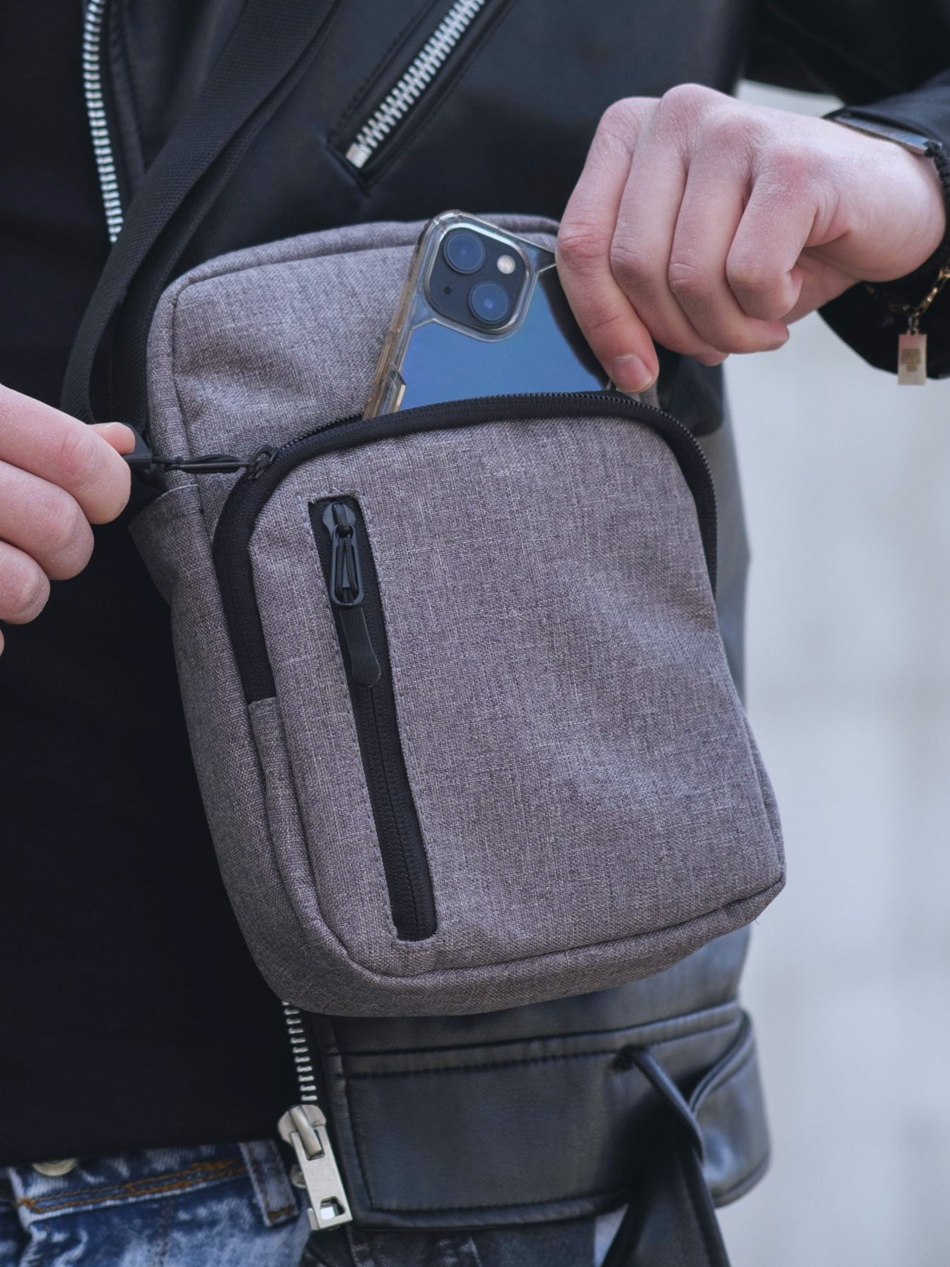 Мессенджер Without модель 8049540 Фото