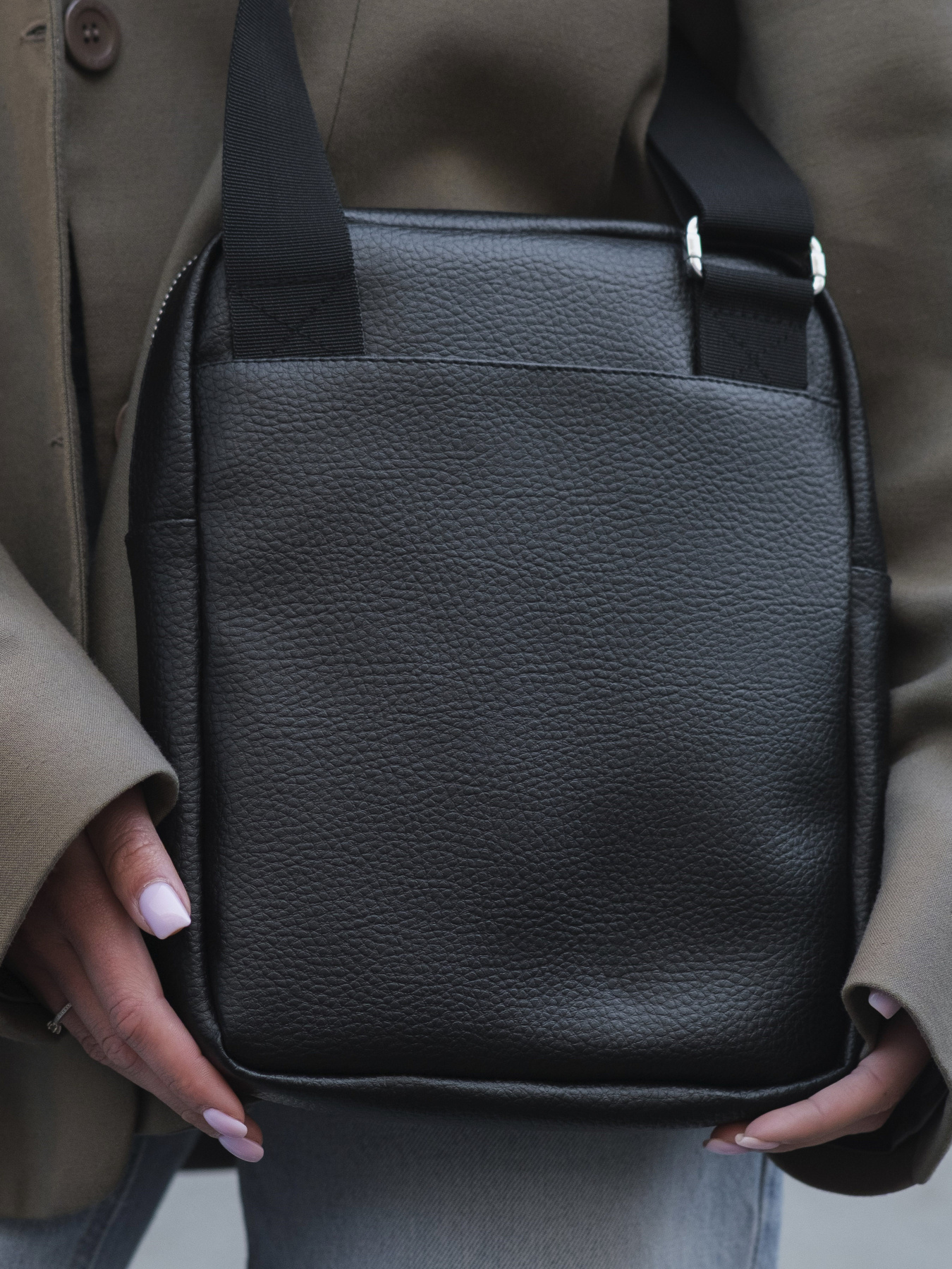 Мессенджер Without модель 8049545 Фото