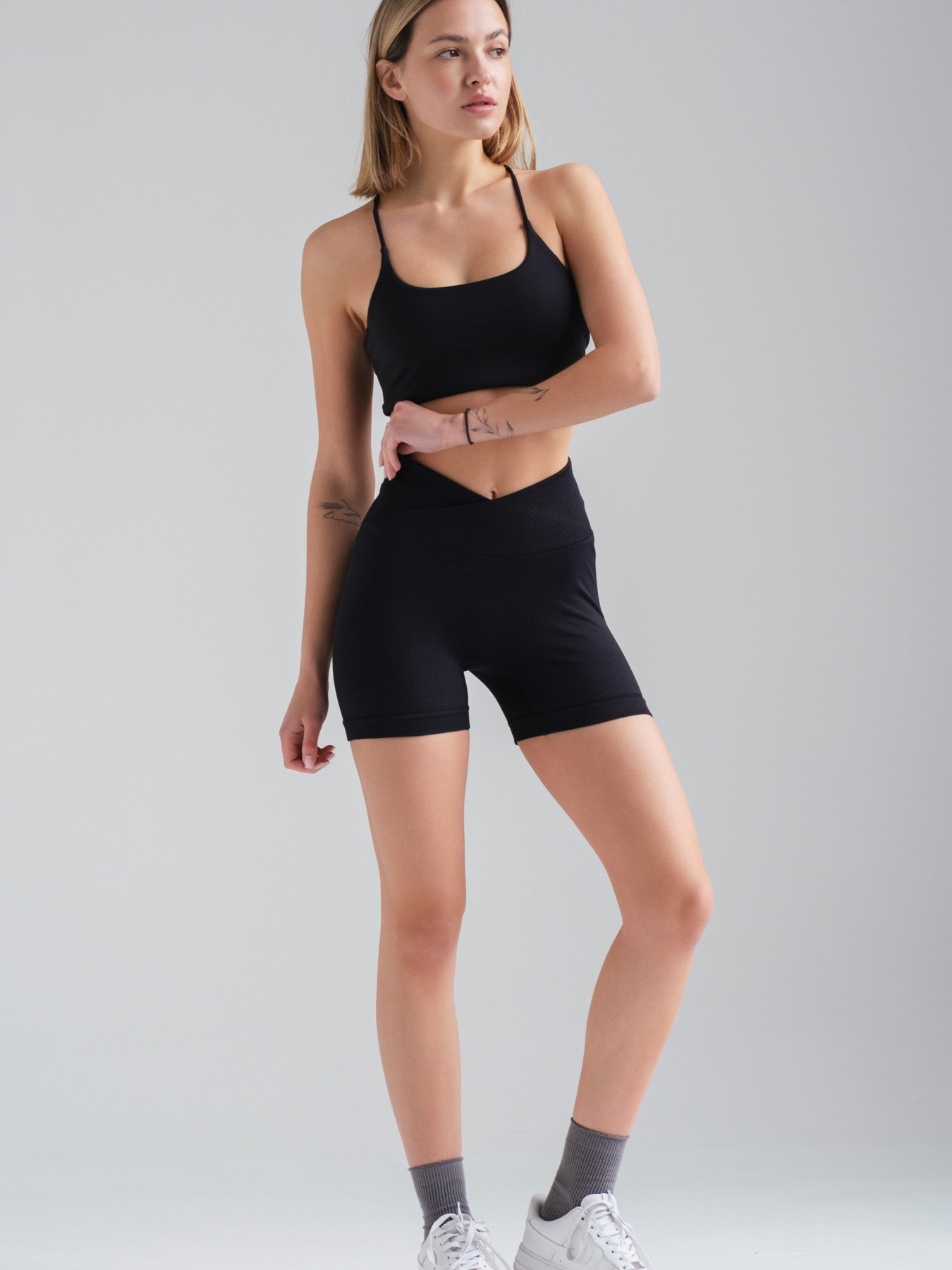 Спортивний топ Without модель 8049588 Фото