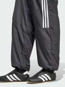 Джоггеры Adidas Adicolor модель JD0256 Фото