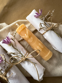 Великодня ароматична свічка "Циліндр з пташкою", аромат - Секвої та мох, з натурального бджолиного воску Candle Design модель 110.2024 Великодня ароматична свічка "Циліндр з пташкою", аромат - Секвої та мох, з натурального бджолиного воску Candle Design модель 110.2024 Фото