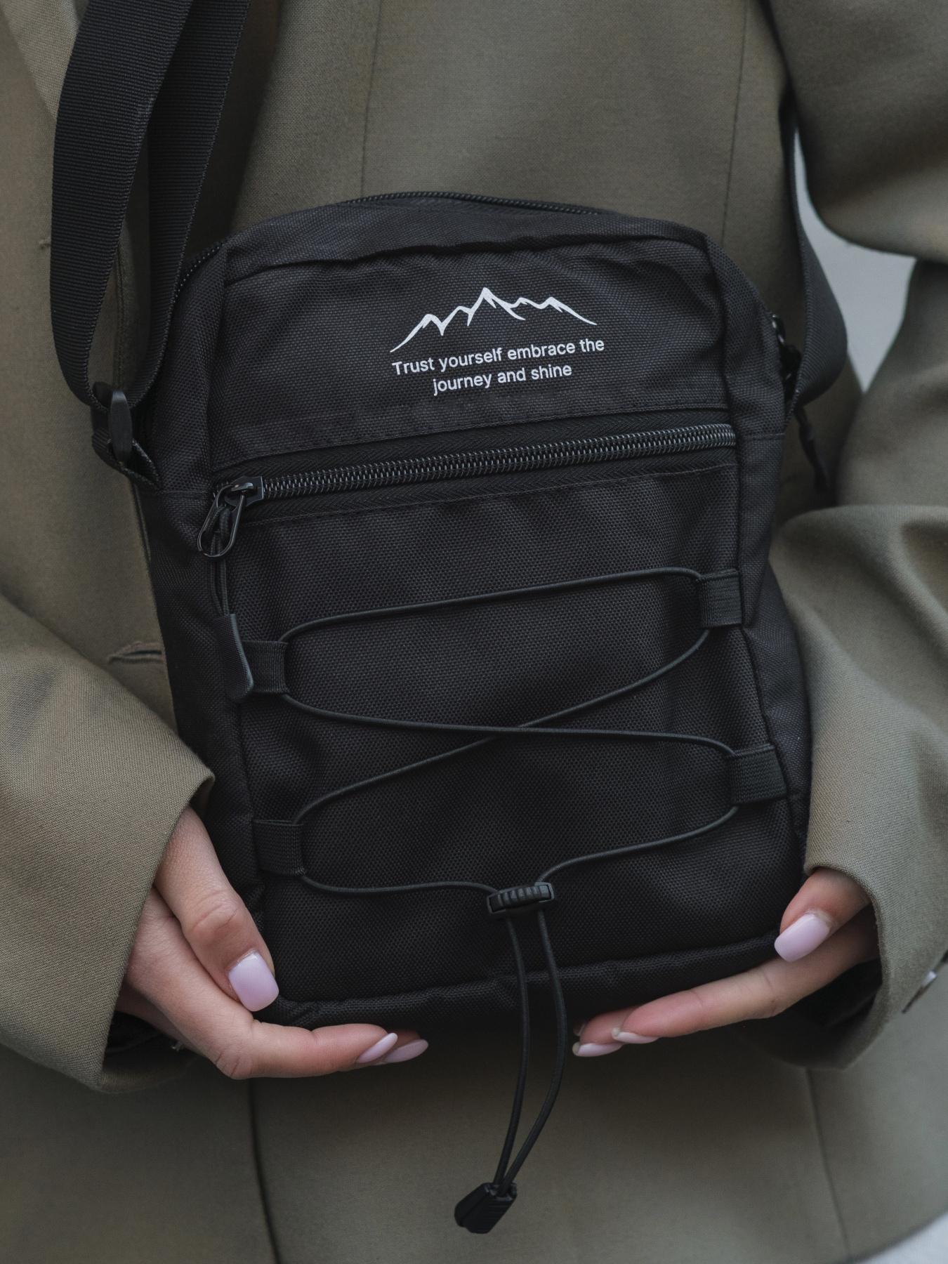 Мессенджер Without модель 8049553 Мессенджер Without модель 8049553 Фото